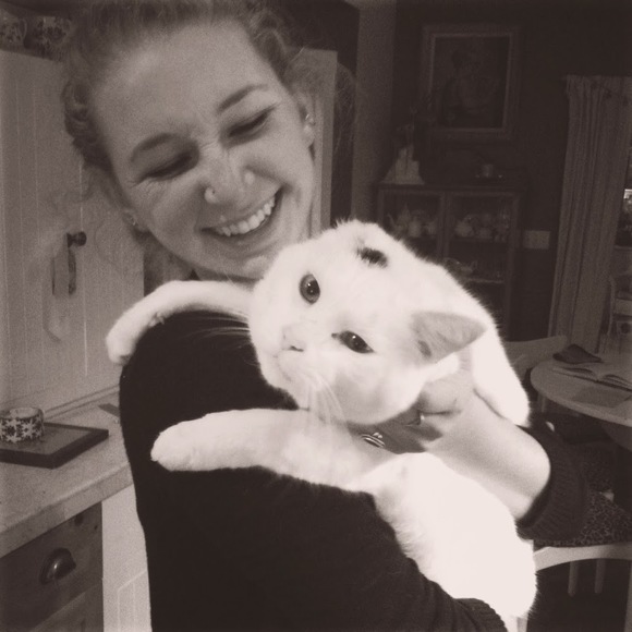 Meet your Posher, Sofi - Picture 1 of 1